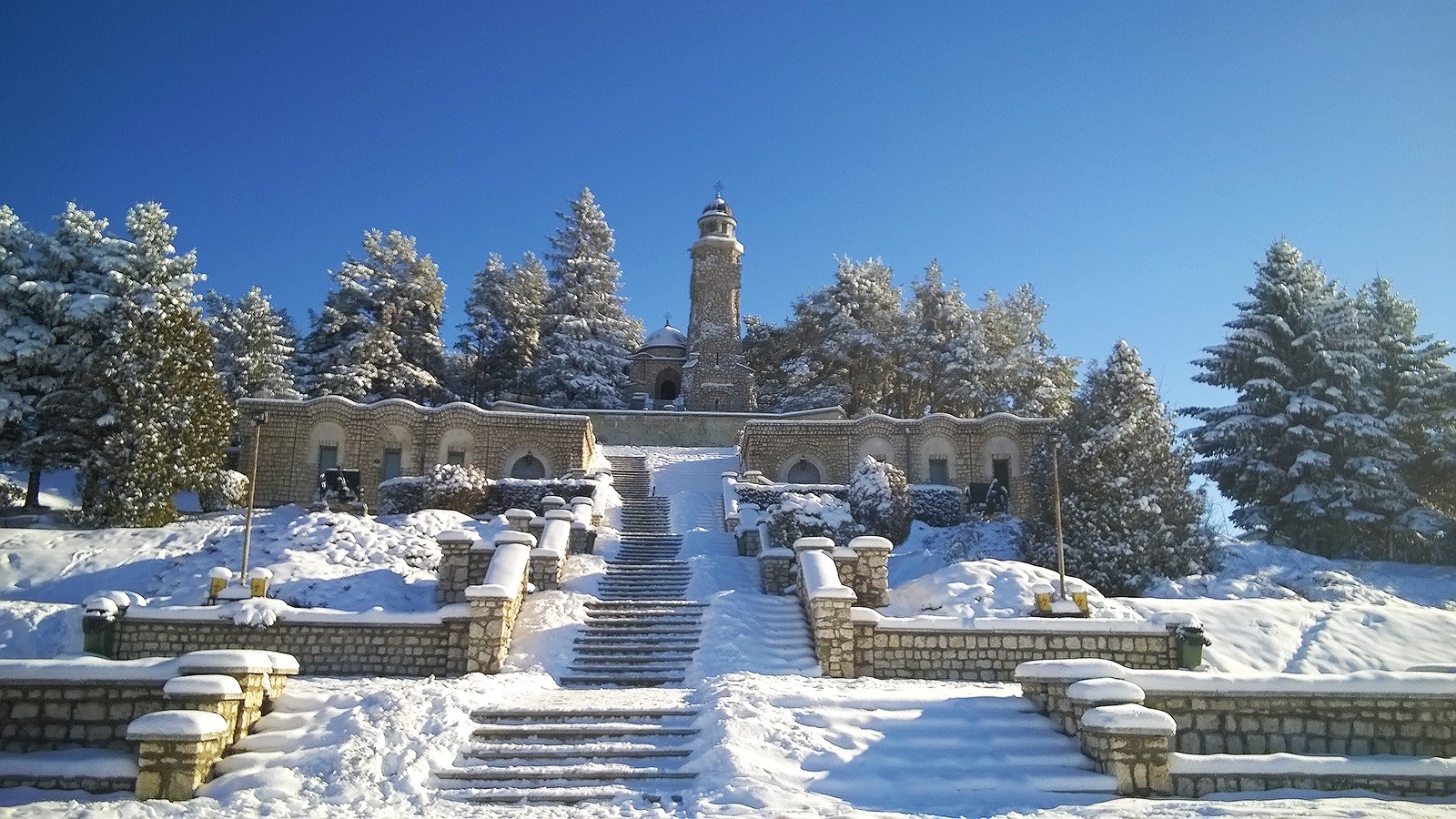 Mausoleul Eroilor de la Mateias